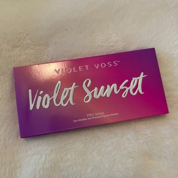 Violet Sunset Eye Shadow and Pressed Pigment Palette - Picture 3 of 4